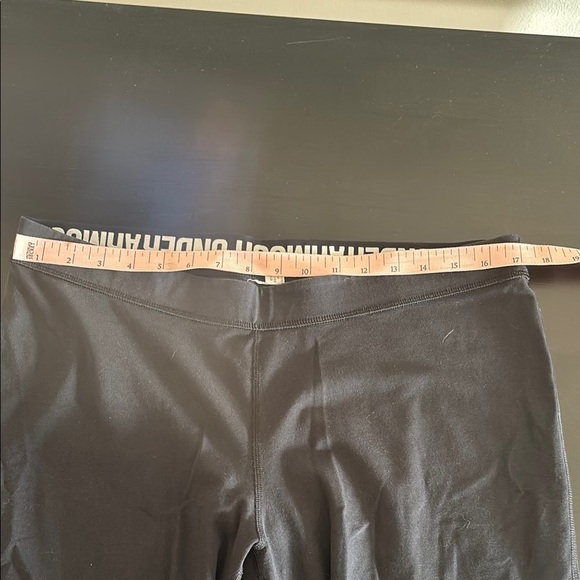 Under Armour Black Capri Leggings - Picture 6 of 9
